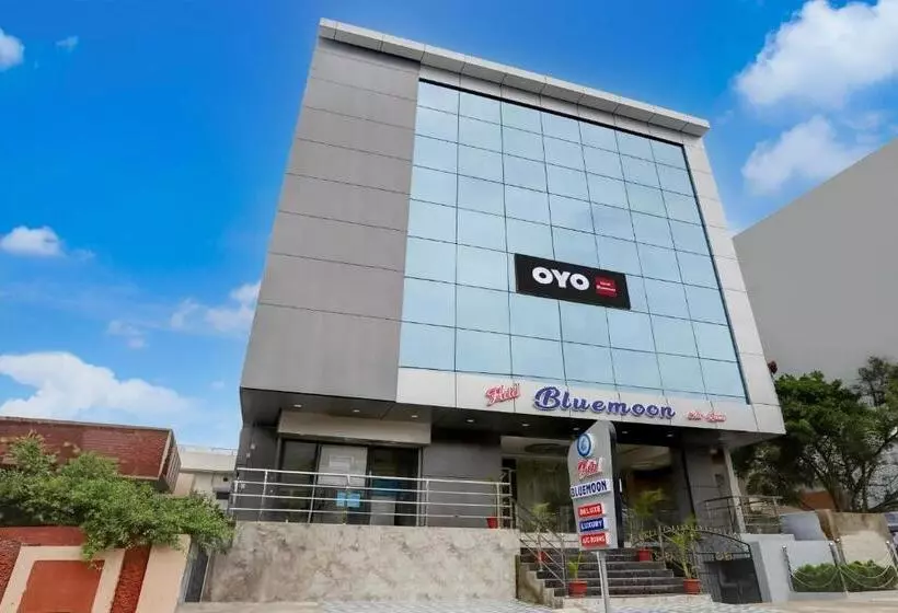 ホテル Super Townhouse Khammam Formerly Bluemoon