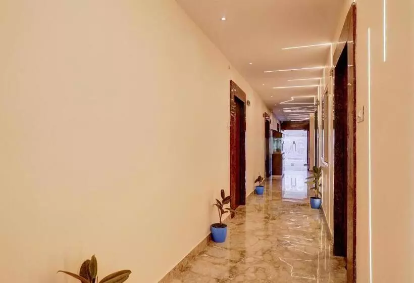 ホテル Super Townhouse Khammam Formerly Bluemoon