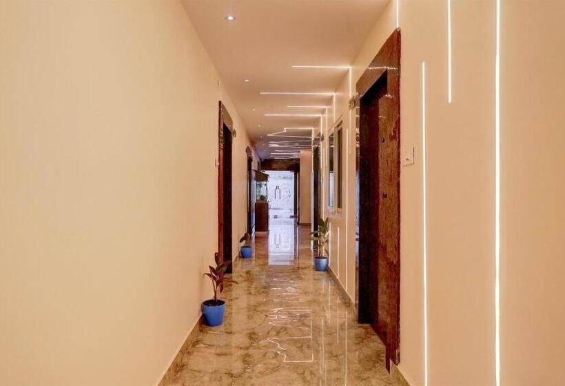 هتل Super Townhouse Khammam Formerly Bluemoon