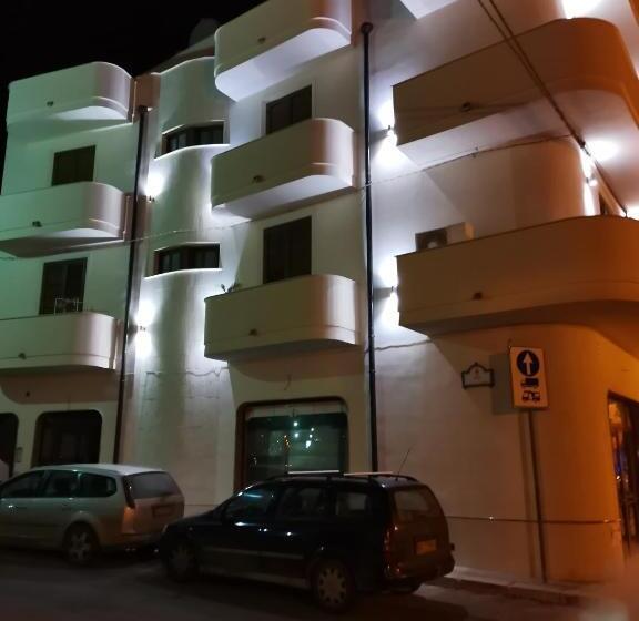 פנסיון Casa Blanca