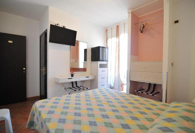 פנסיון Casa Blanca