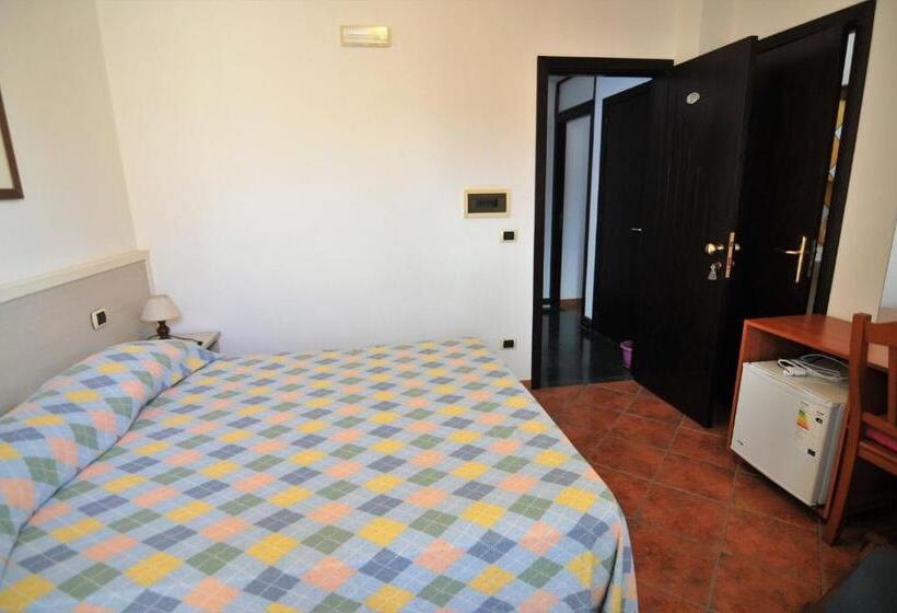 פנסיון Casa Blanca