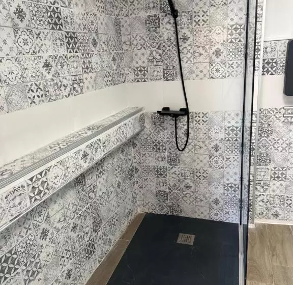 Majatalo Chez Le Colonel Pool House