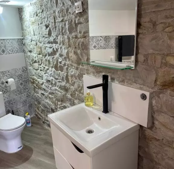 Majatalo Chez Le Colonel Pool House