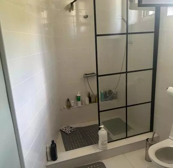 Majatalo Chez Le Colonel Pool House