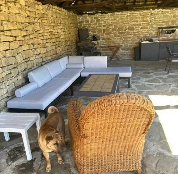 Majatalo Chez Le Colonel Pool House