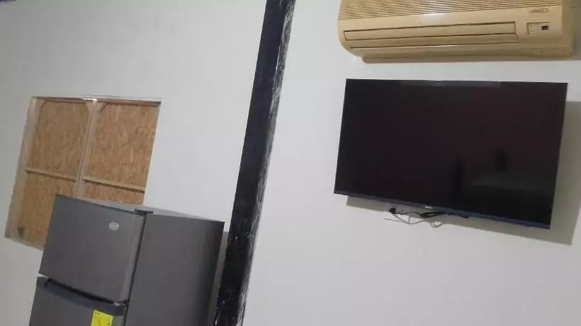 ペンション Hostal Makai Surf Camp