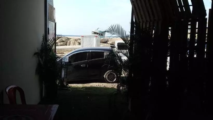 ペンション Hostal Makai Surf Camp
