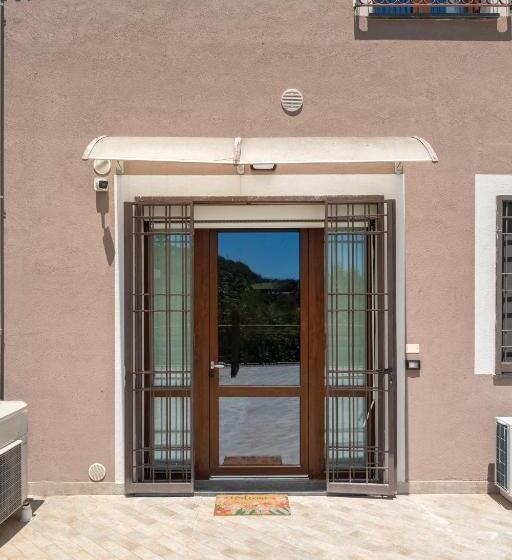 פנסיון La Maison Chic