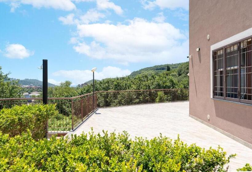 פנסיון La Maison Chic