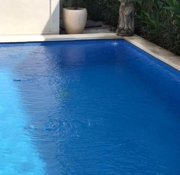 פנסיון Villa Makmur