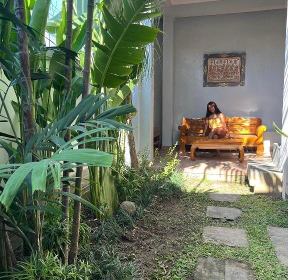 פנסיון Villa Makmur