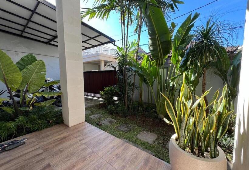 פנסיון Villa Makmur