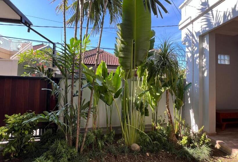 פנסיון Villa Makmur