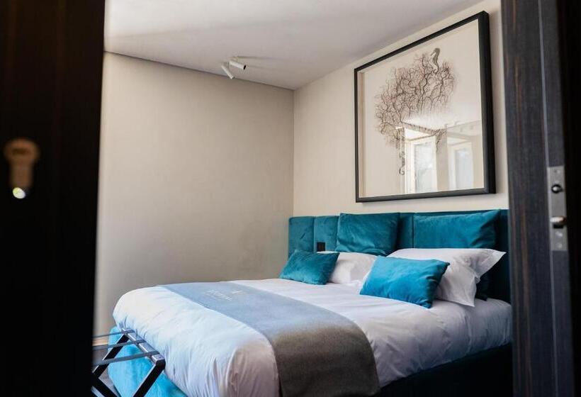 تختخواب و صبحانه Maqqua