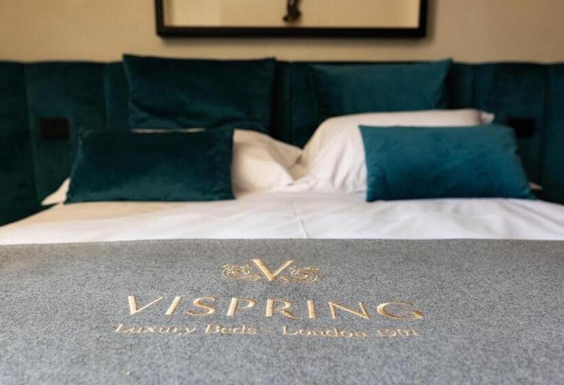 تختخواب و صبحانه Maqqua