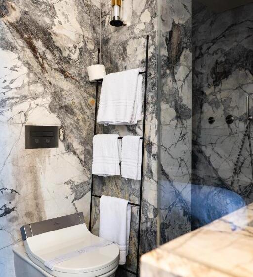 تختخواب و صبحانه Maqqua