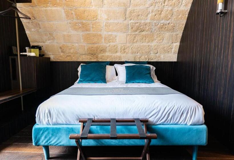 تختخواب و صبحانه Maqqua