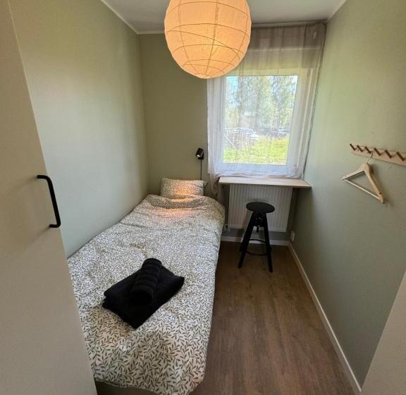 تختخواب و صبحانه Rest And Stay