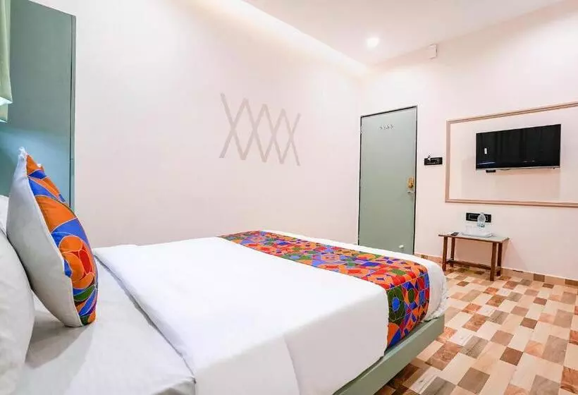 Fabhotel Luxurious Inn   Nr Galaxy Circle