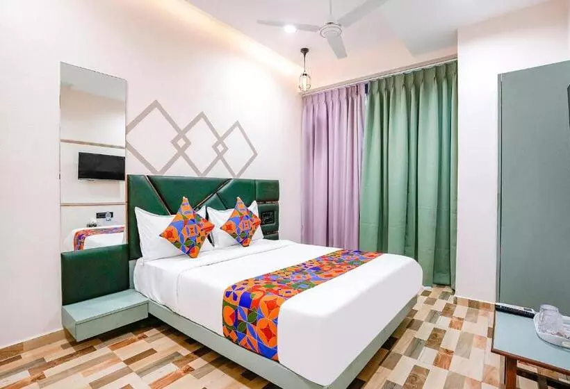 Fabhotel Luxurious Inn   Nr Galaxy Circle