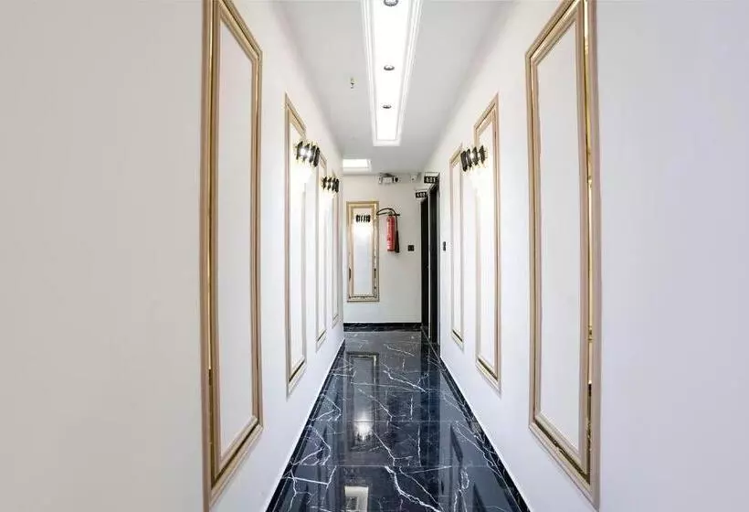 Fabhotel Luxurious Inn   Nr Galaxy Circle