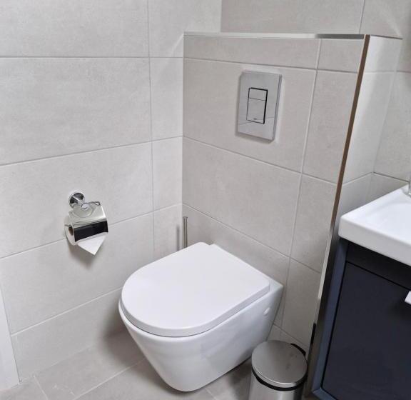 Капсульный Oтель The Quay Lodge