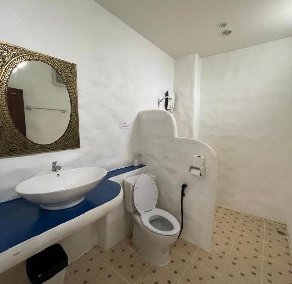 Отель Gee Resort