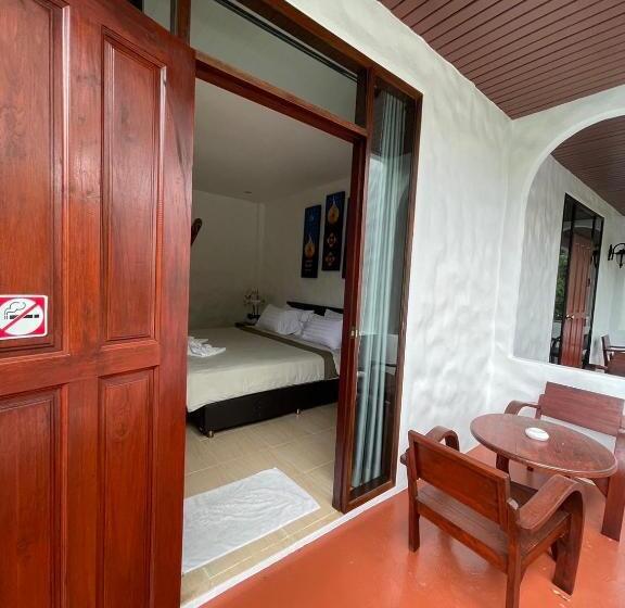 Отель Gee Resort