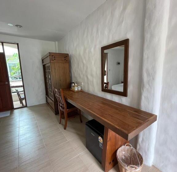 Отель Gee Resort