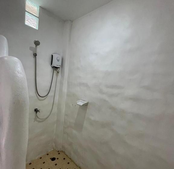 Отель Gee Resort