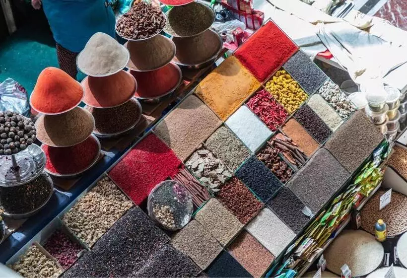 هتل Kiropol Airport