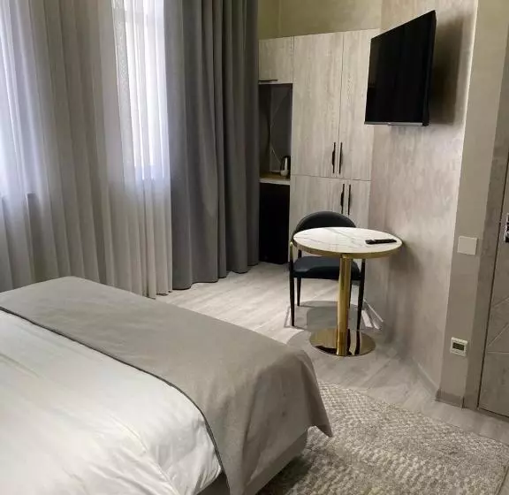 هتل Kiropol Airport