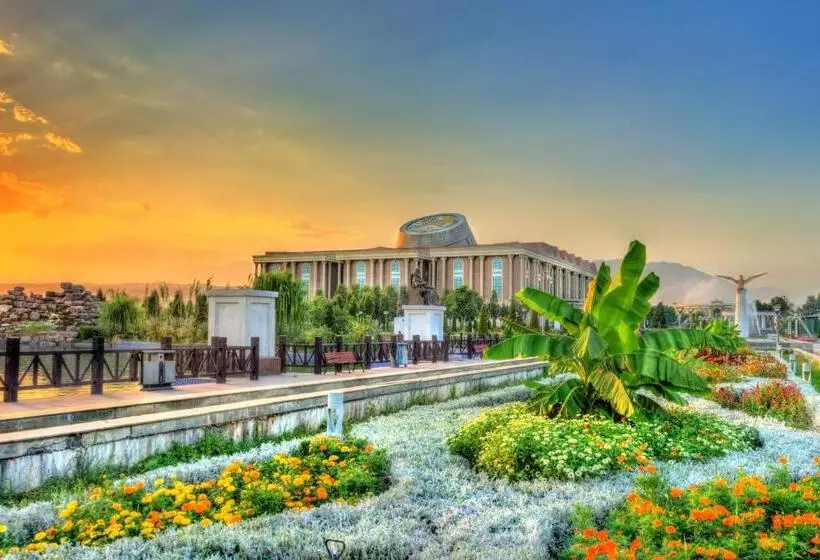 هتل Kiropol Airport