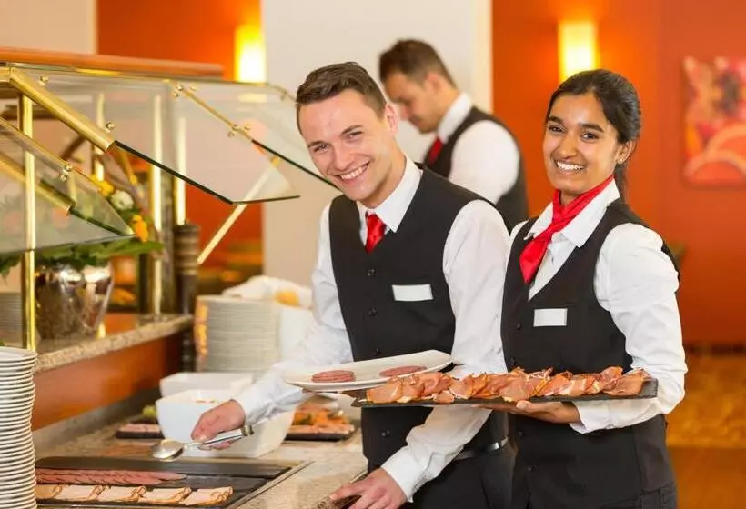 هتل Kiropol Airport