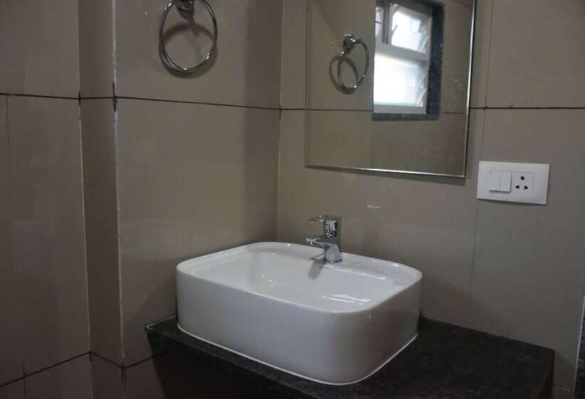 酒店 Neervana Resort