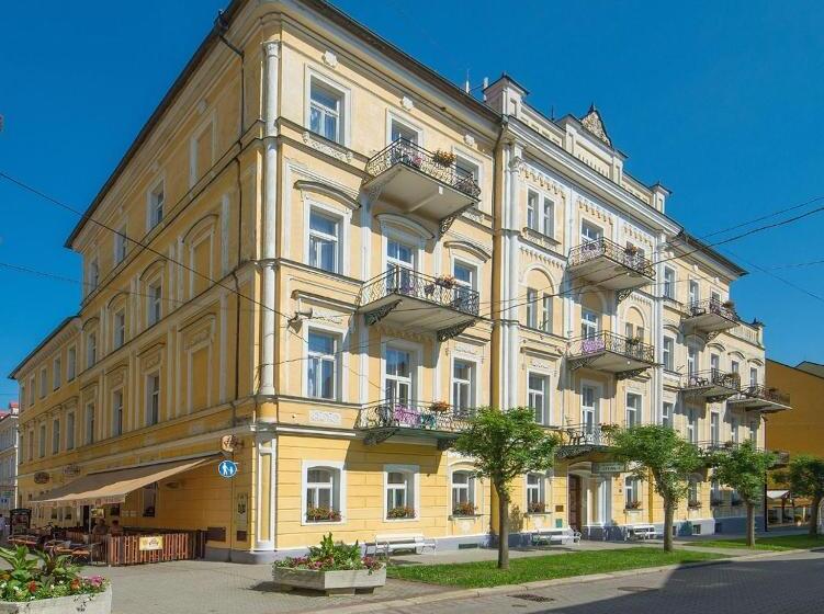 Hotel Otava   Vedlejší Budova