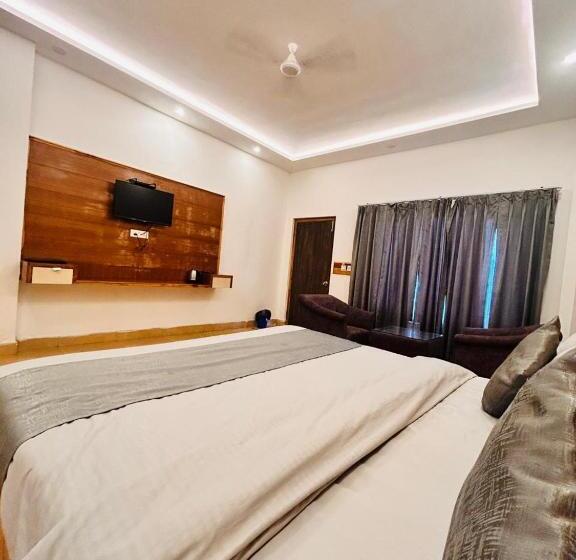 Hotel The Grand Edge Retreat   Luxury In The Clouds