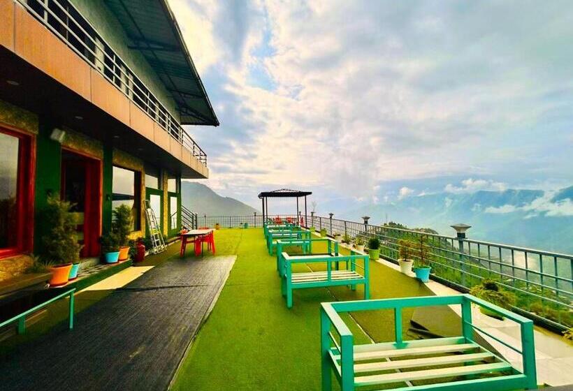 Hotel The Grand Edge Retreat   Luxury In The Clouds