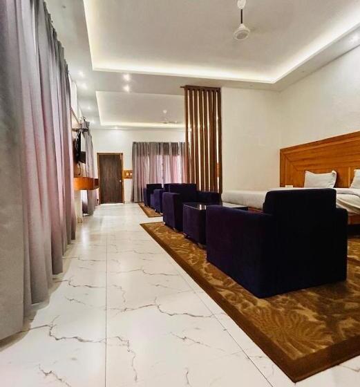 Hotel The Grand Edge Retreat   Luxury In The Clouds