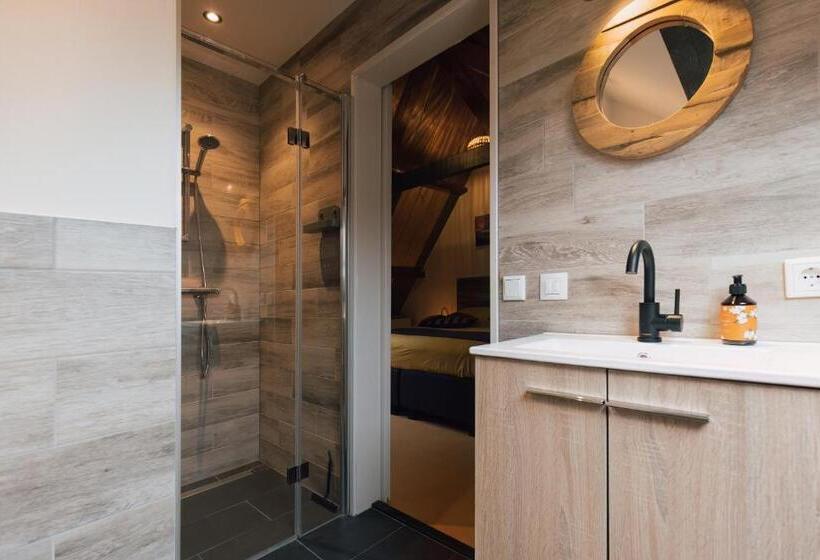 צימר Le Petit Hotel   Strange