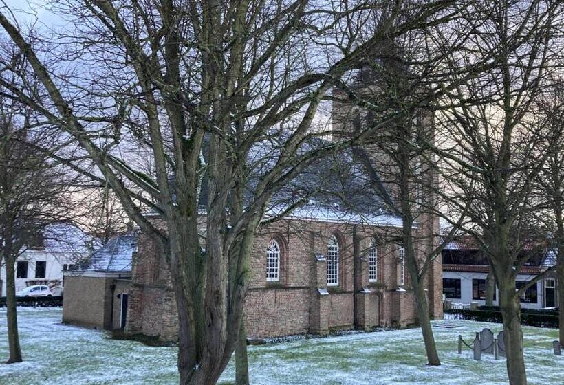 צימר Le Petit Hotel   Strange