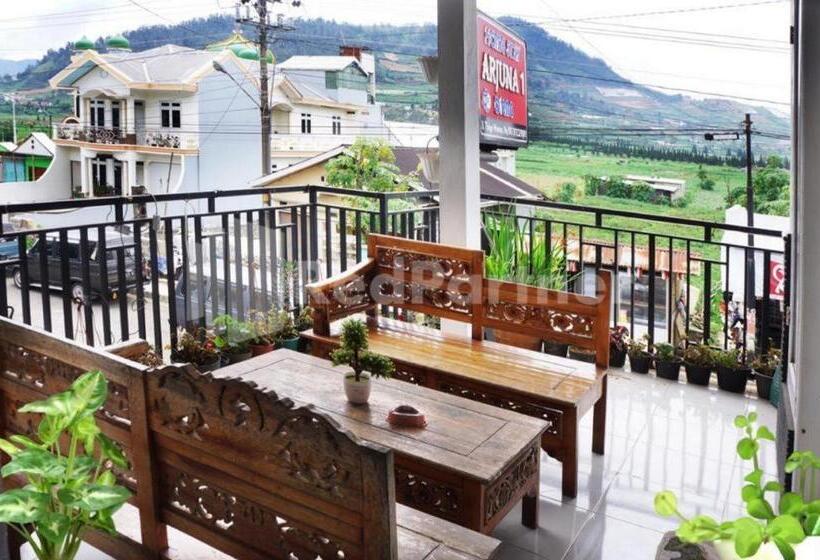 בית מלון כפרי Arjuna 1 Homestay Syariah Dieng Mitra Reddoorz
