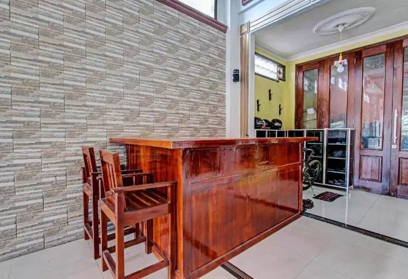 Hotelli Oyo 92294 Amole Homestay Syariah