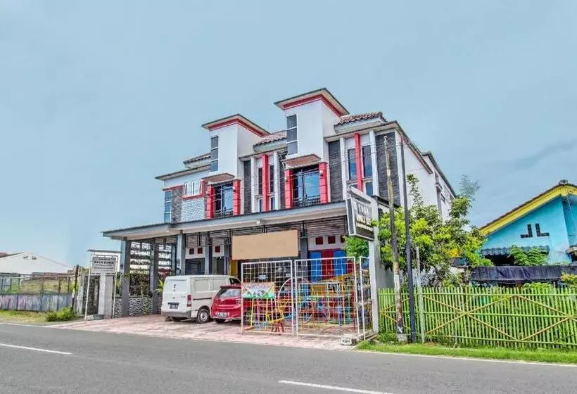 Hotelli Oyo 92294 Amole Homestay Syariah