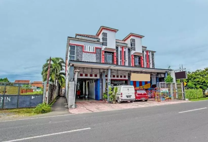 Hotelli Oyo 92294 Amole Homestay Syariah