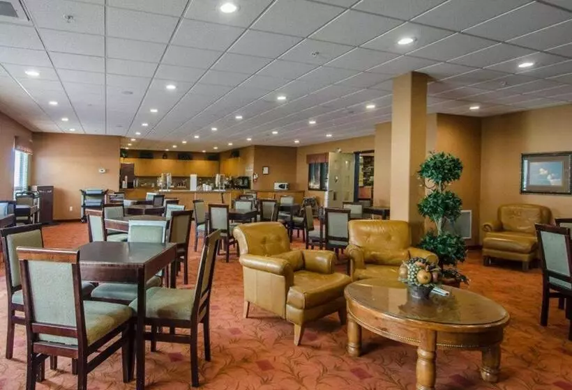 Hotelli Quality Inn & Suites