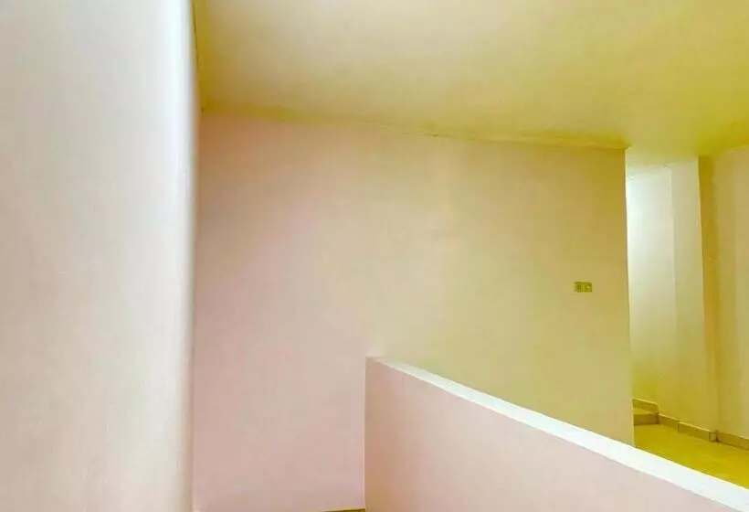 ホテル Reddoorz @ Homestay Madu Makassar