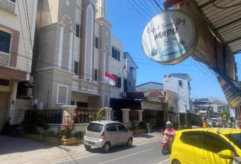 ホテル Reddoorz @ Homestay Madu Makassar