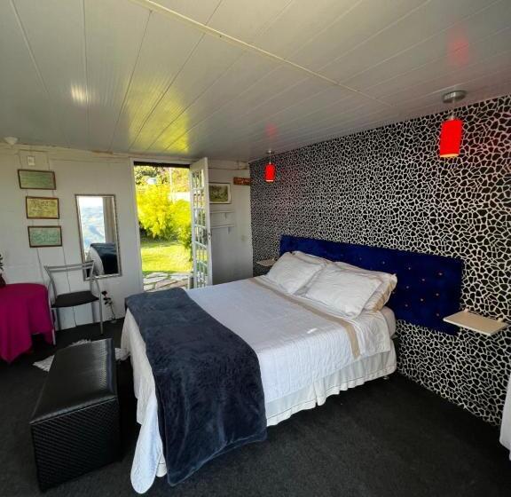 تختخواب و صبحانه Chalés Da Pedra